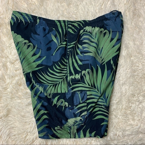 Caribbean Joe Swim Trunks With Waterproof Pouch - Picture 8 of 12